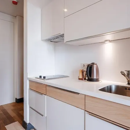 Lux W Balcony 1 Min To Metro In Merter Апартаменты *